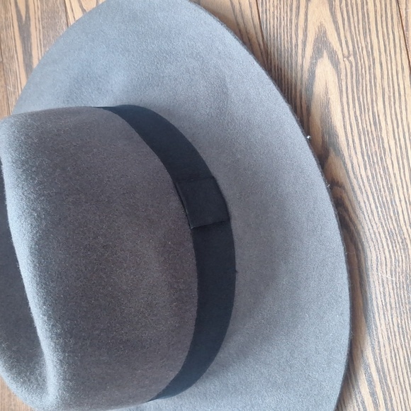 Gray Wide Brim Fedora Festival Hat - Picture 2 of 3